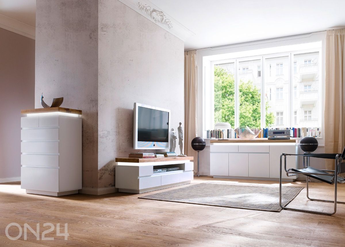 Tv-alus Romina suurendatud