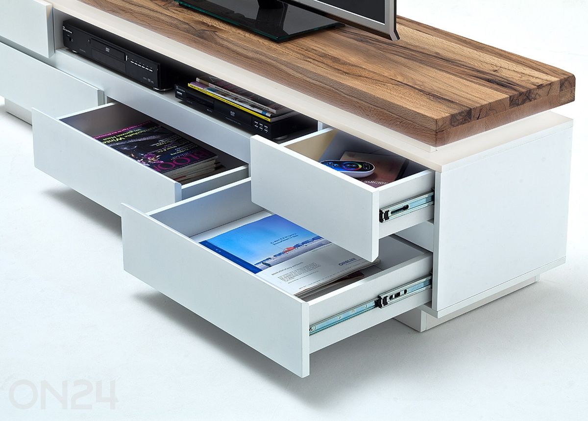 Tv-alus Romina suurendatud