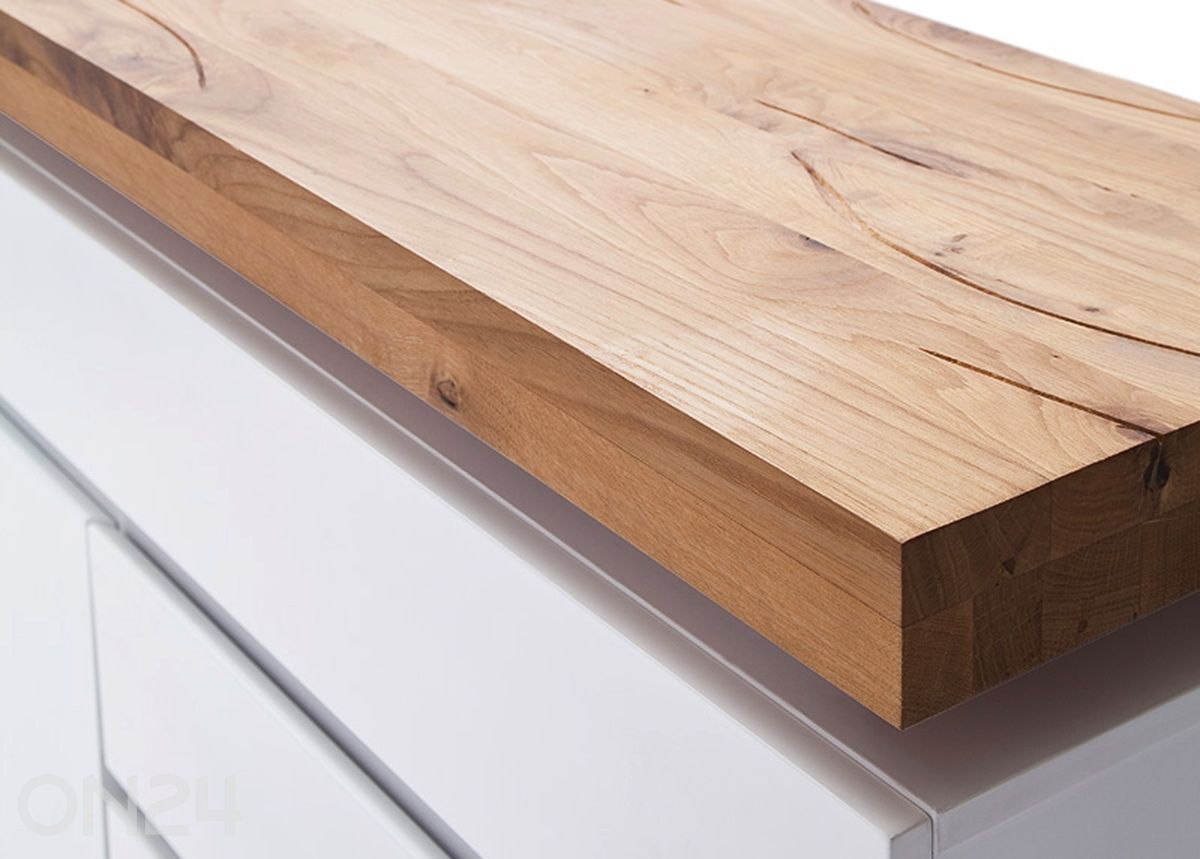 Tv-alus Romina suurendatud