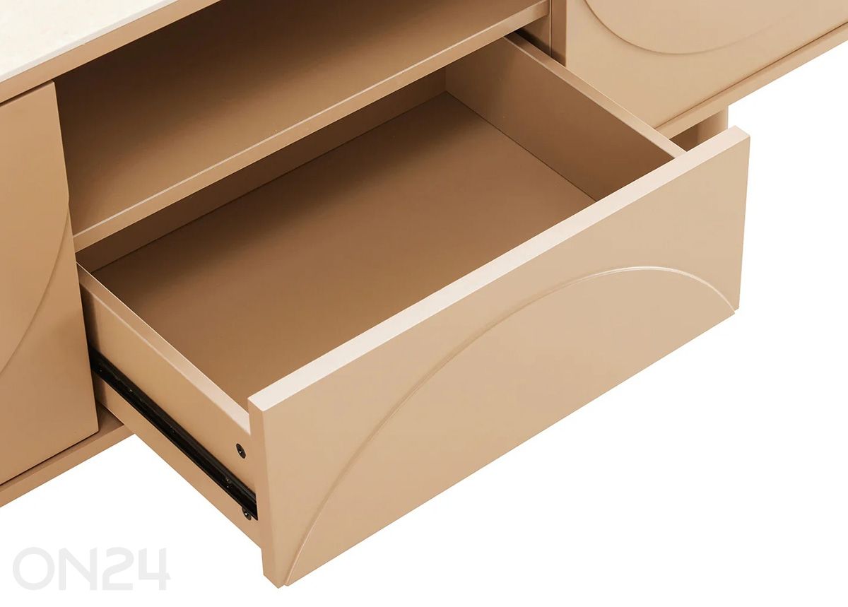 Tv-alus Savoy suurendatud