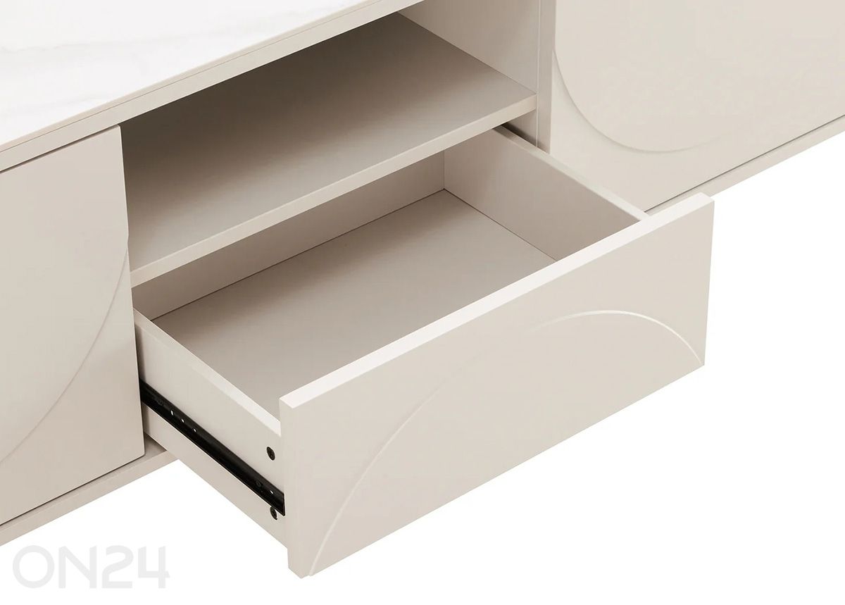 Tv-alus Savoy suurendatud