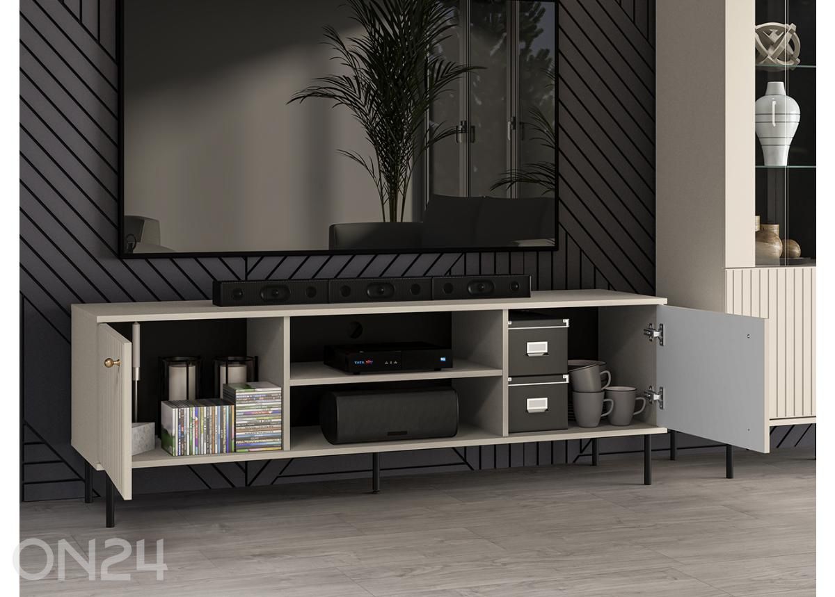 Tv-alus Sophie suurendatud