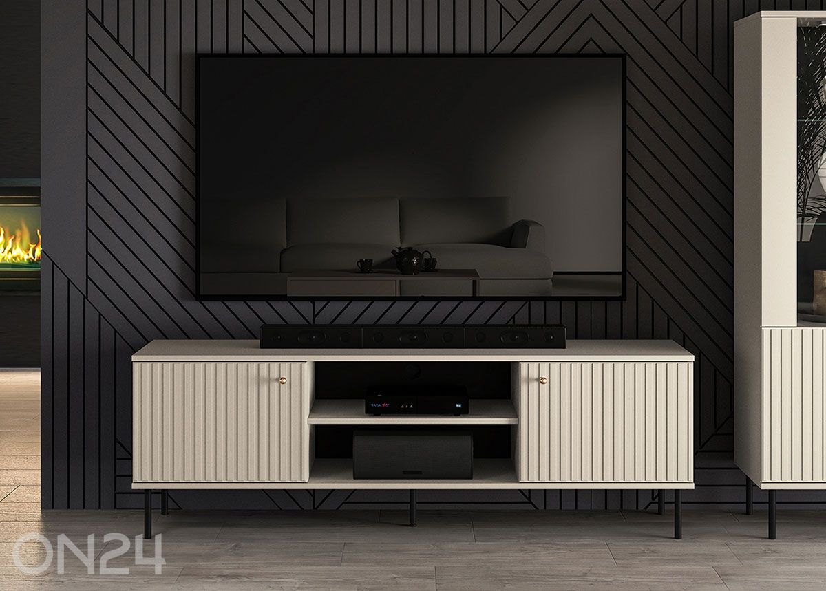 Tv-alus Sophie suurendatud