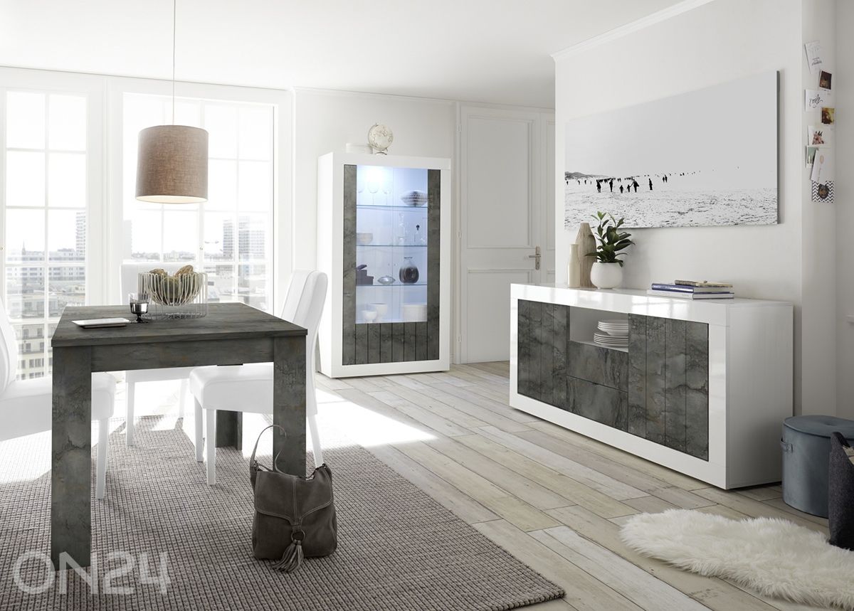 Vitriinkapp Urbino suurendatud