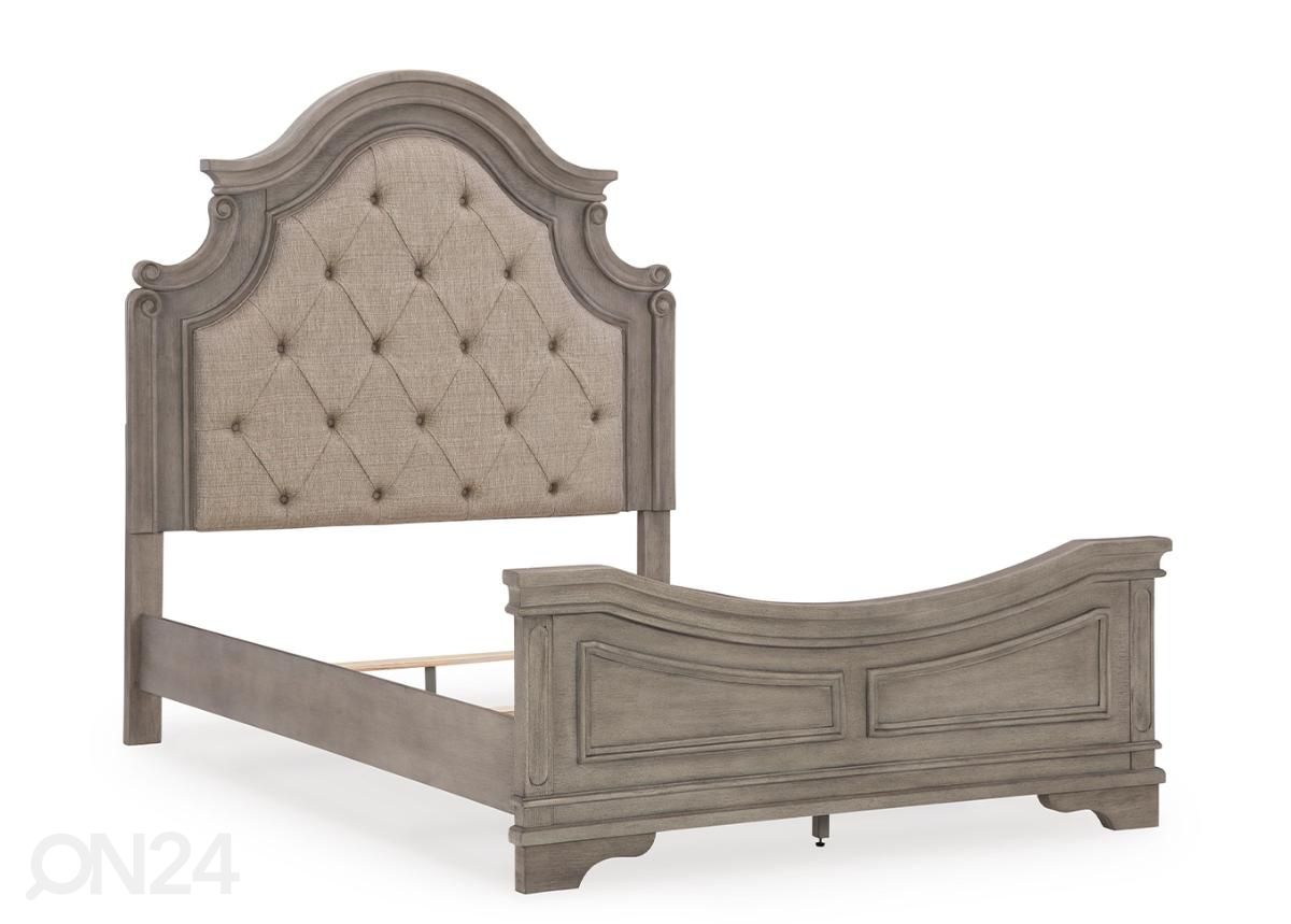 Voodi (Queen size) suurendatud