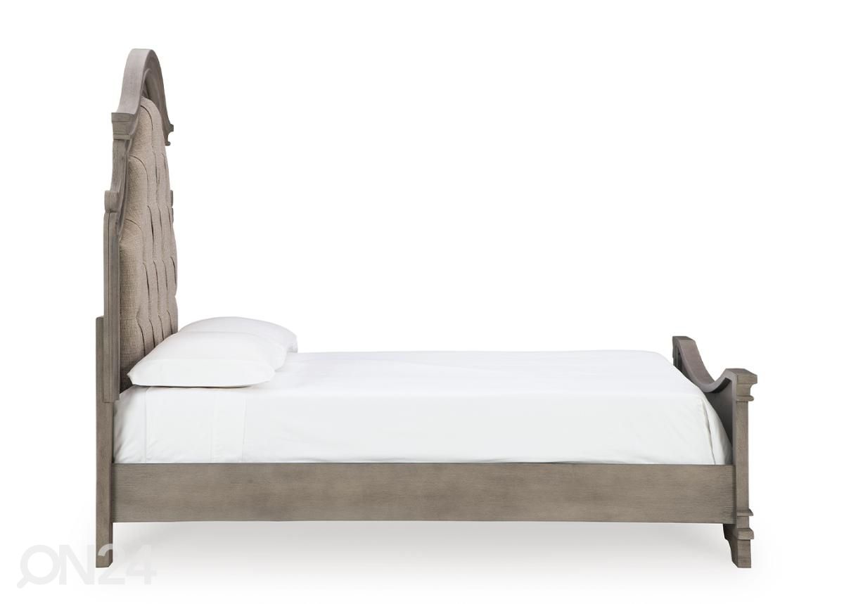 Voodi (Queen size) suurendatud