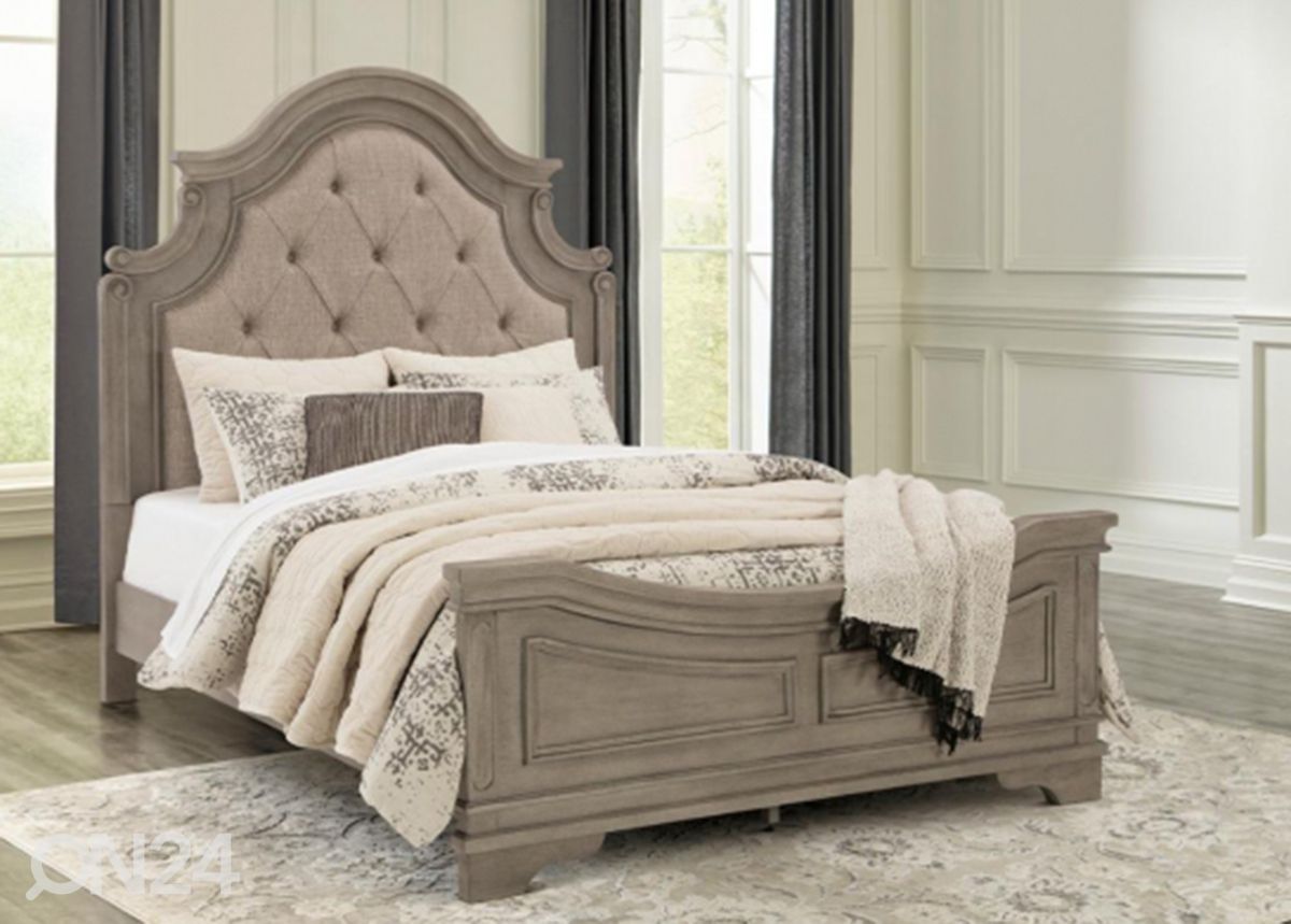 Voodi (Queen size) suurendatud
