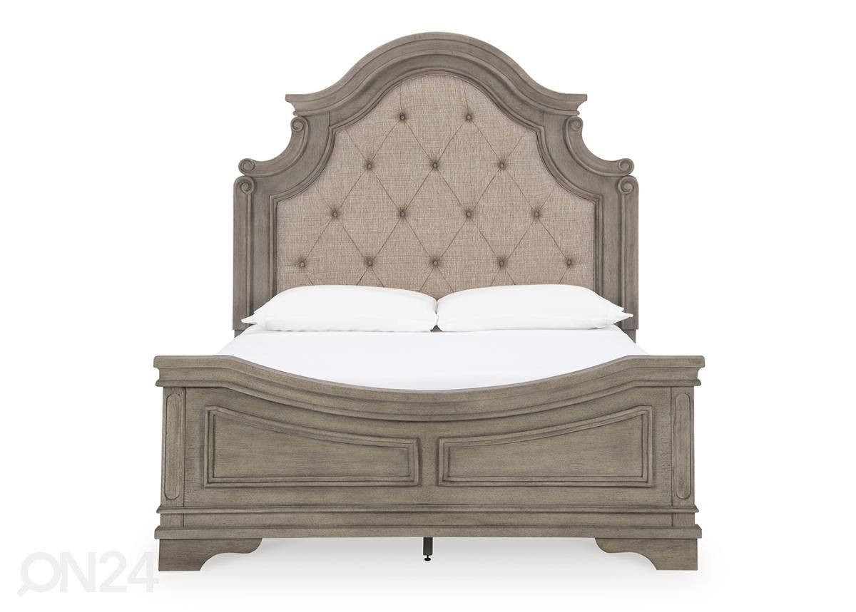 Voodi (Queen size) suurendatud