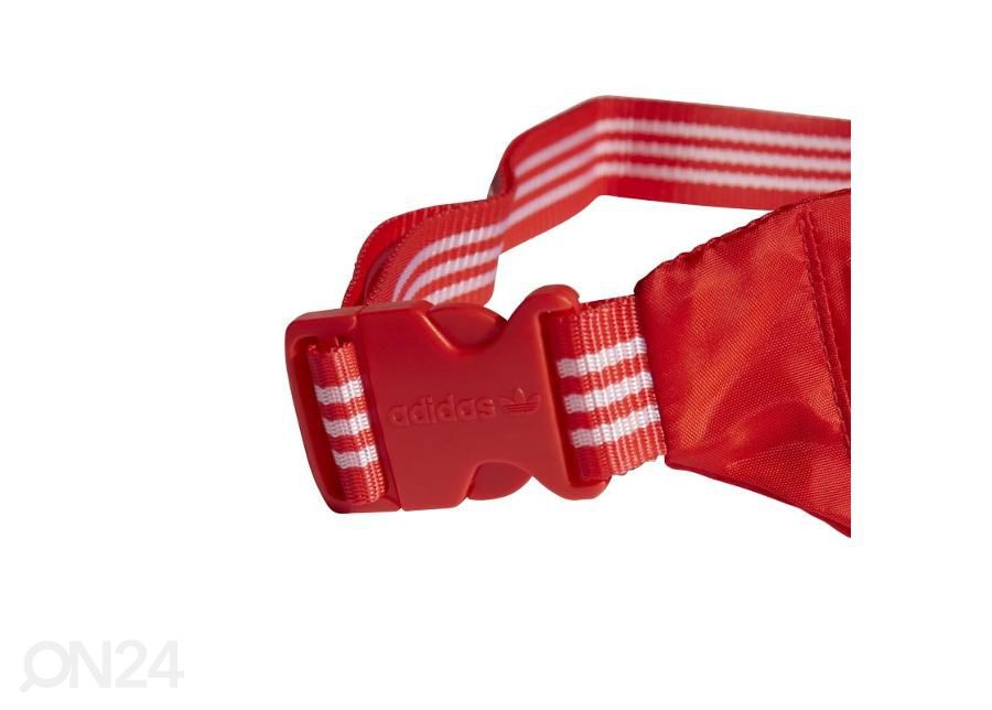 Vöökott Adidas Adicolor Classic suurendatud