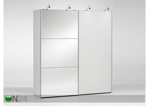 Lükandustega riidekapp Stock
