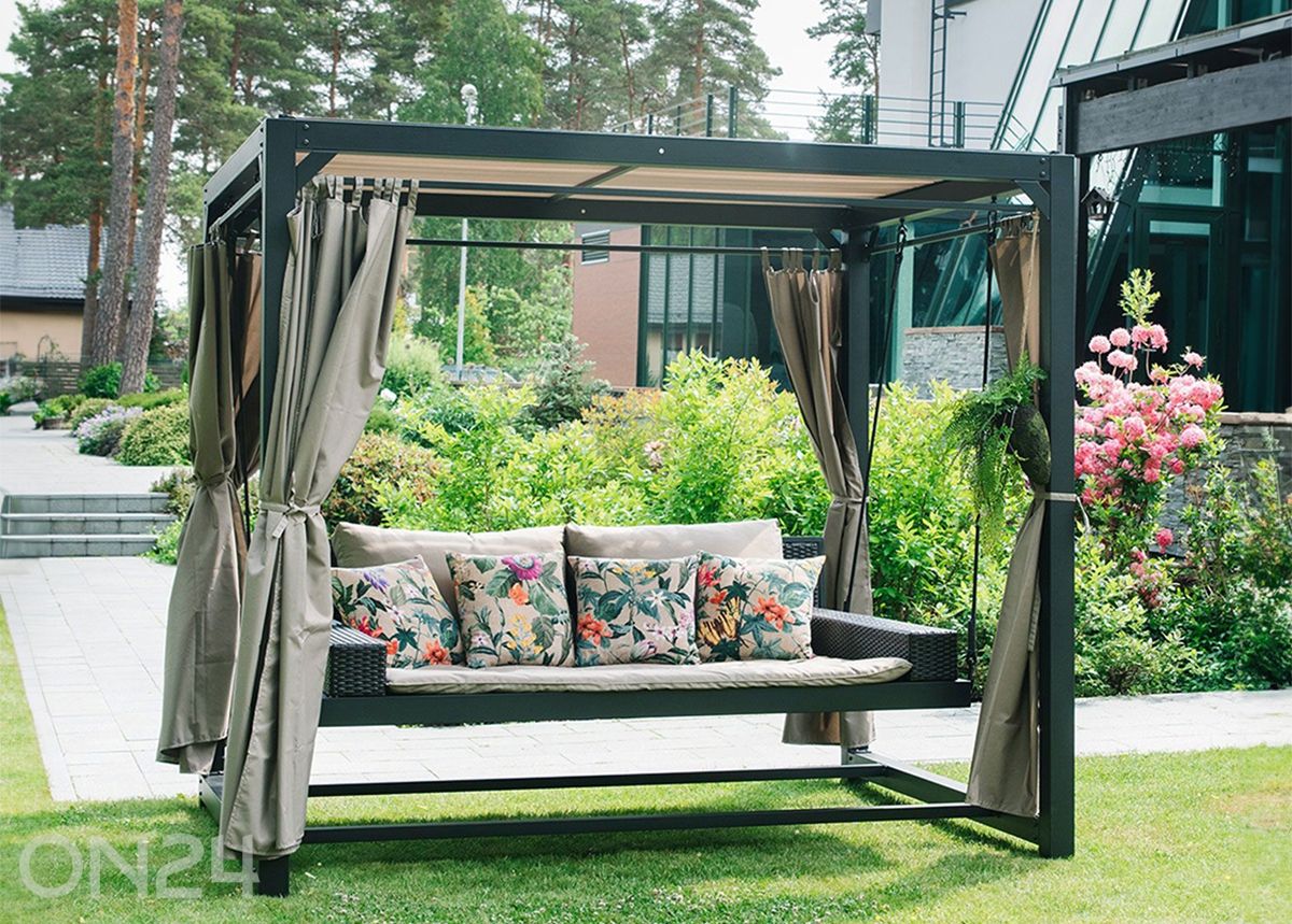 Aiakiik Barcelona varikatusega suurendatud