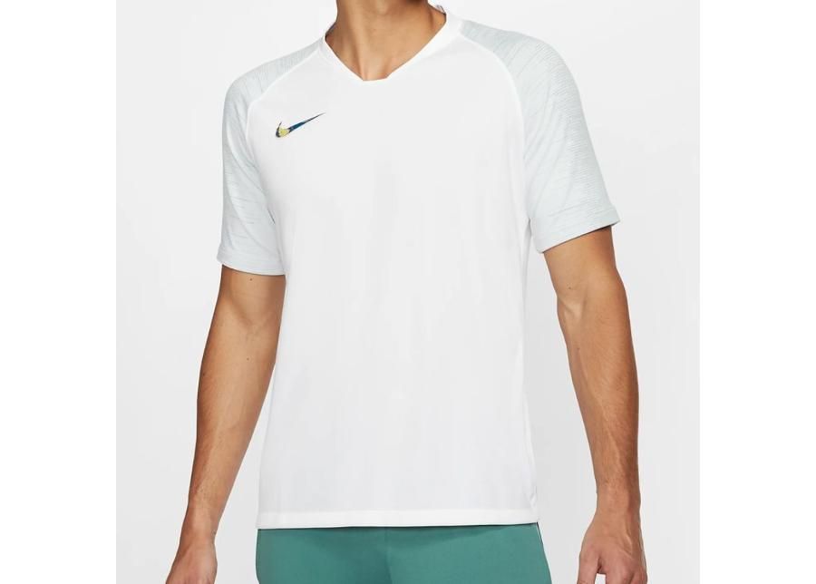 Jalgpallisärk meestele Nike Breathe Strike Top M AT5870-100 suurendatud