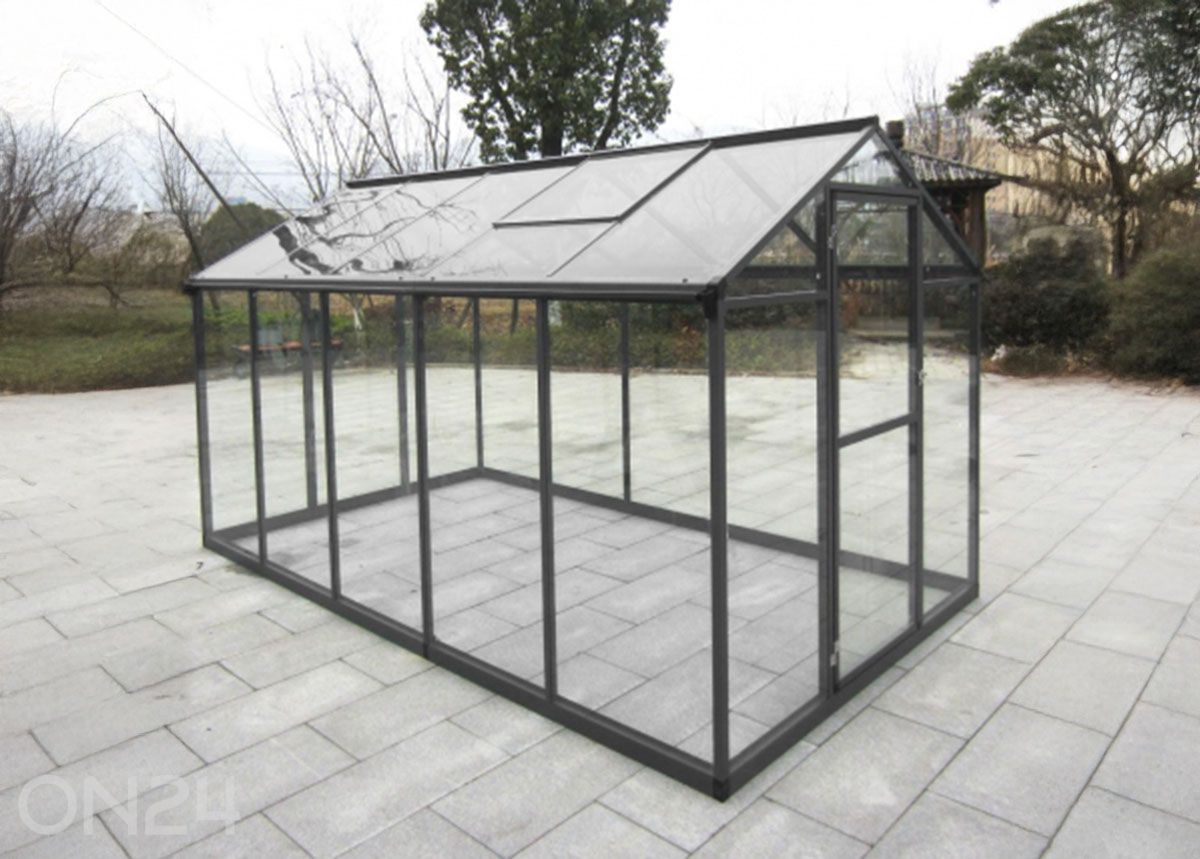 Kasvuhoone klaasist 4,3 m² suurendatud