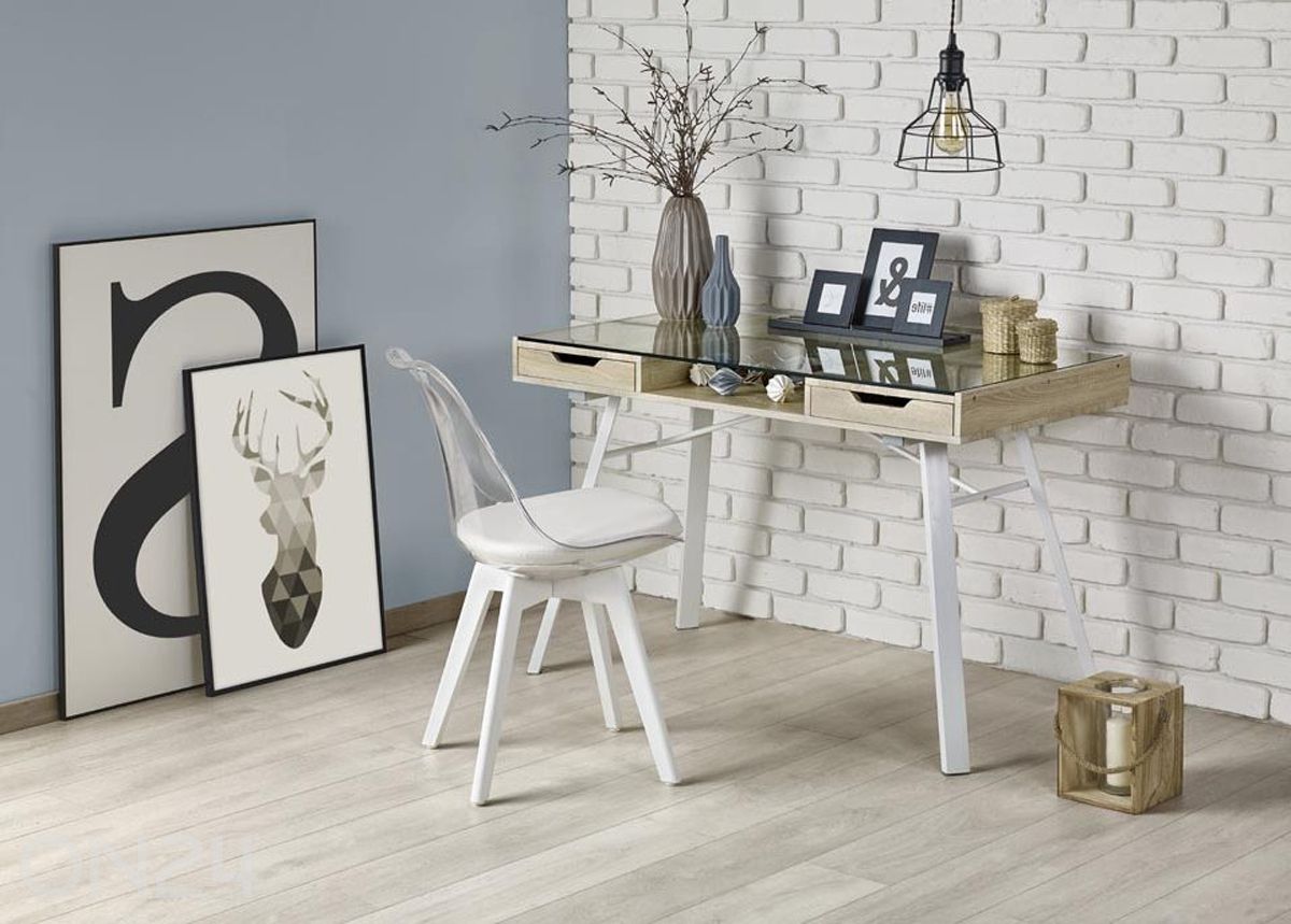 Kirjutuslaud suurendatud