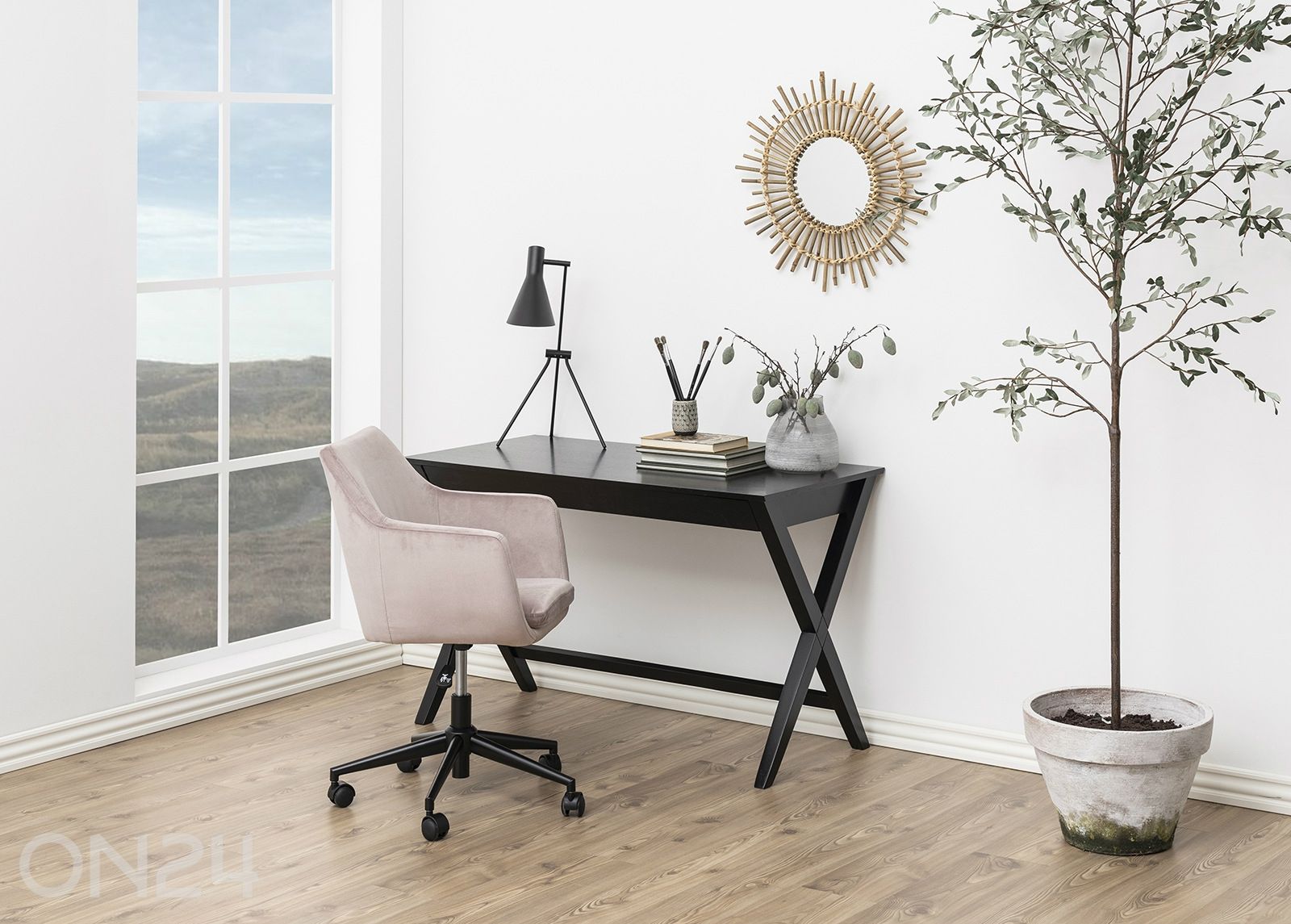 Kirjutuslaud Tommy suurendatud