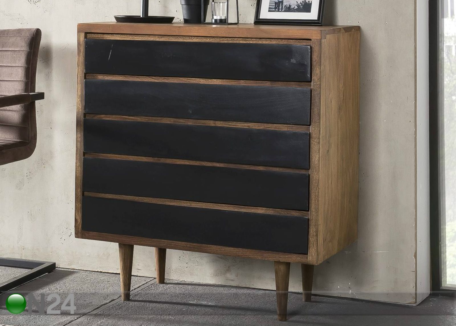 Kummut Mid Century suurendatud