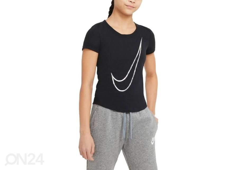 Laste vabaajasärk Nike Sportswear suurendatud