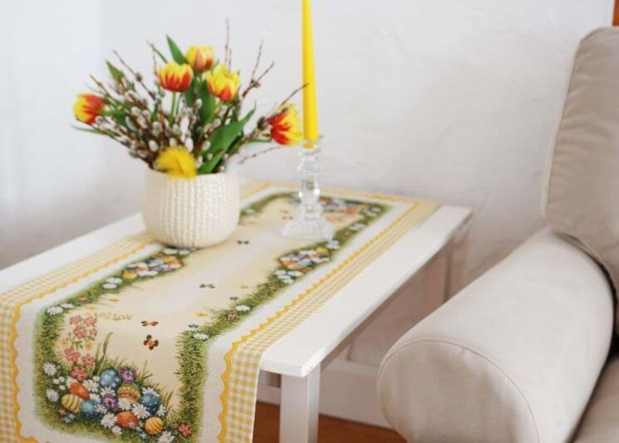 Linik Pascha gobeläänkangast 37x100 cm suurendatud