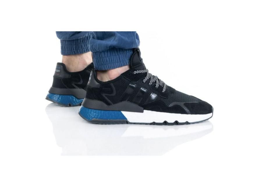 Meeste vabaajajalatsid Adidas Nite Jogger M FW5331 suurendatud