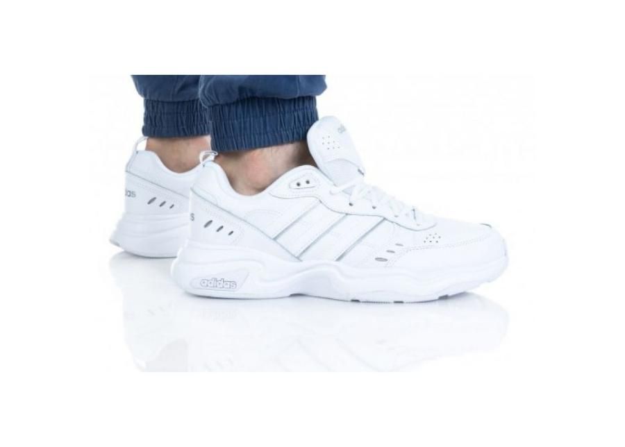 Meeste vabaajajalatsid Adidas Strutter M EG6214 suurendatud