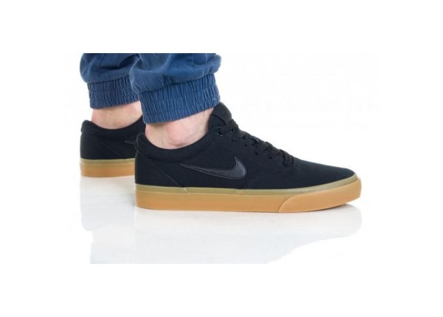 Meeste vabaajajalatsid Nike SB Charge CNVS M CD6279-004 suurendatud