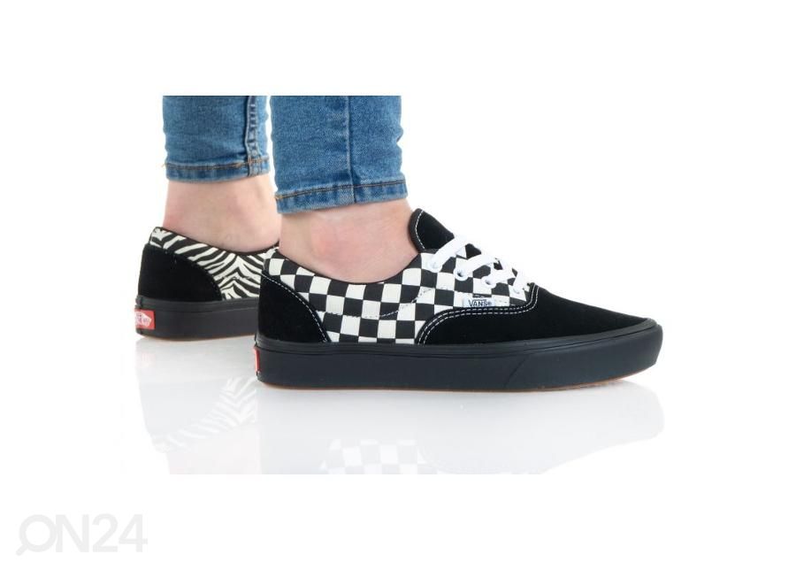 Naiste vabaajajalatsid Vans Comfycush Era suurendatud