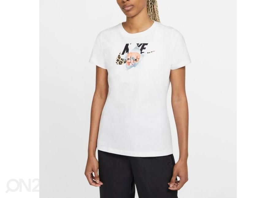 Naiste vabaajasärk Nike Sportswear suurendatud