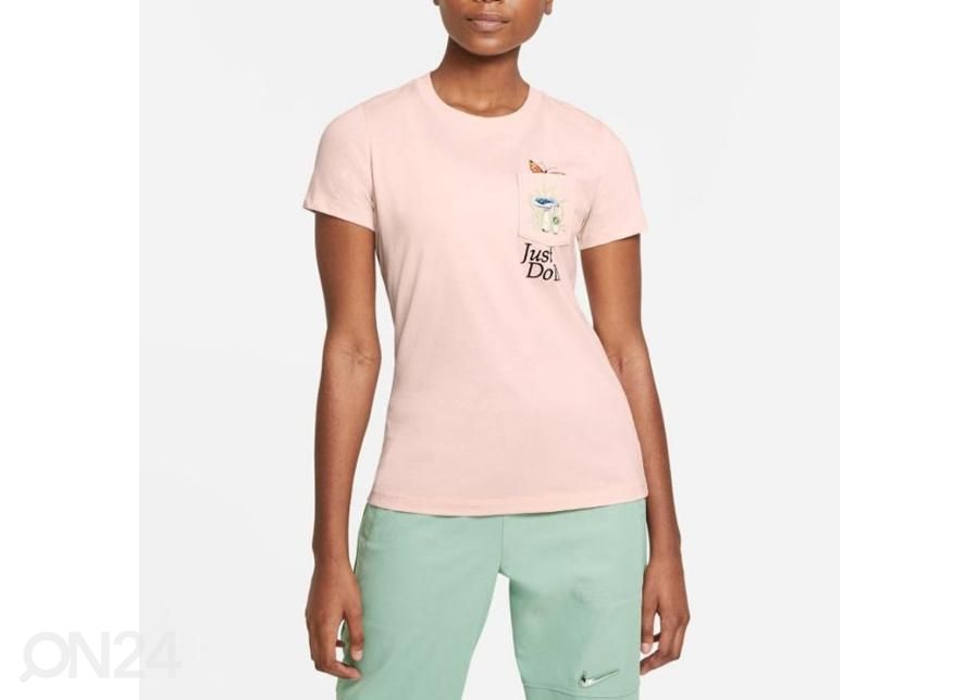 Naiste vabaajasärk Nike Sportswear suurendatud