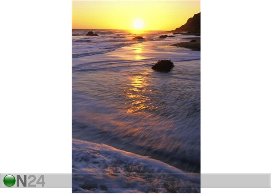 Pilt Beach sunset light reflecting off of motion tide 80x120 cm suurendatud
