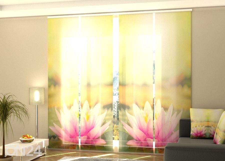 Pimendav paneelkardin Pink Lotus at a Morning Sun 240x240 cm suurendatud