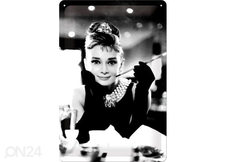 Retro metallposter Breakfast at Tiffany´s Audrey suurendatud