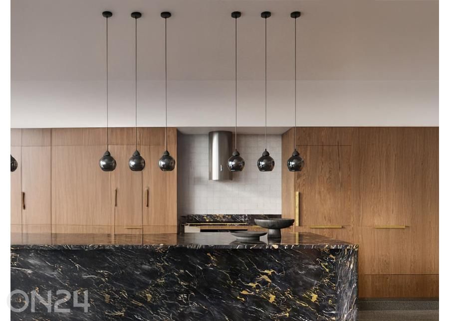 Rippvalgusti Alino 1, must suurendatud