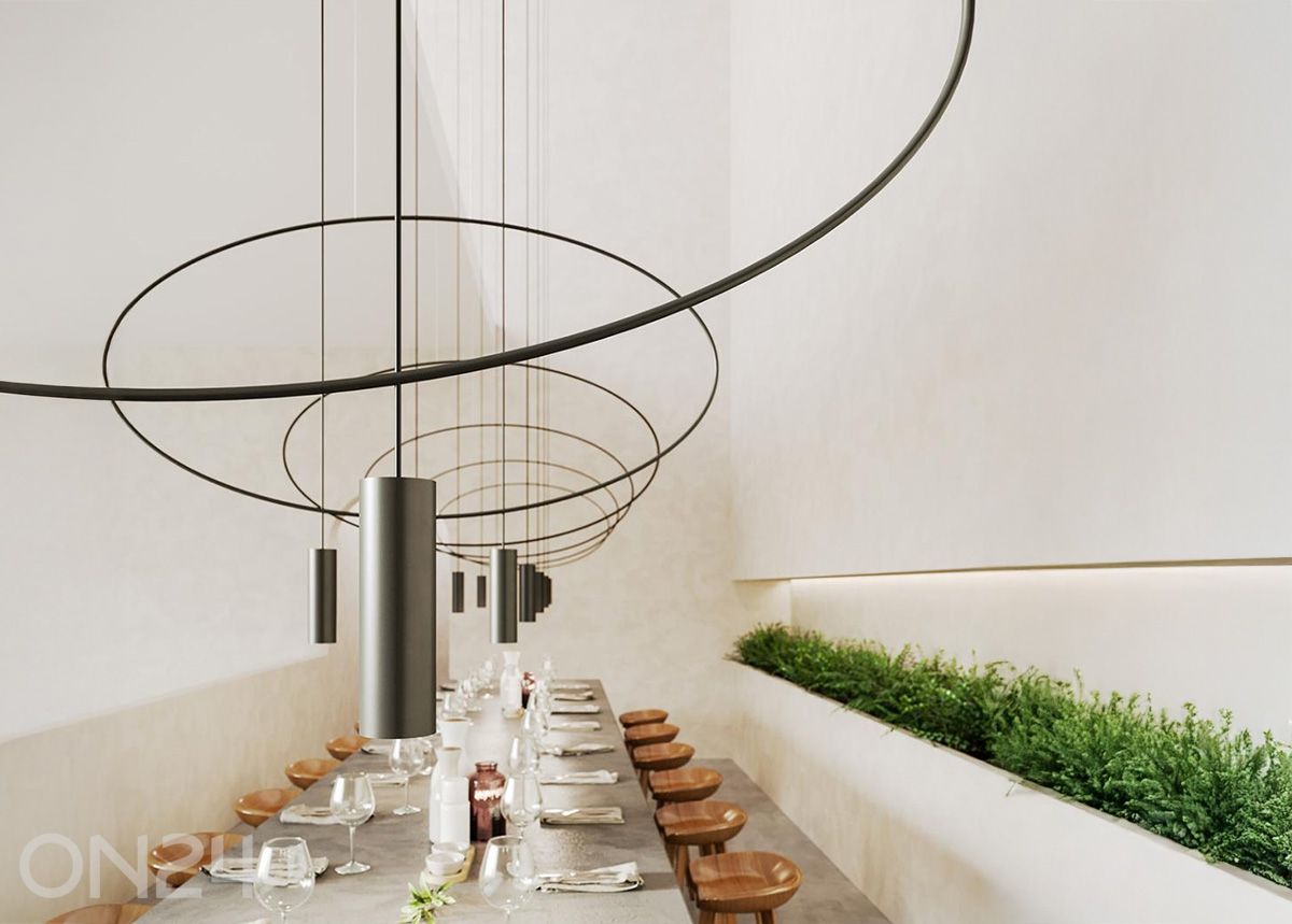 Rippvalgusti Holar 1, must suurendatud