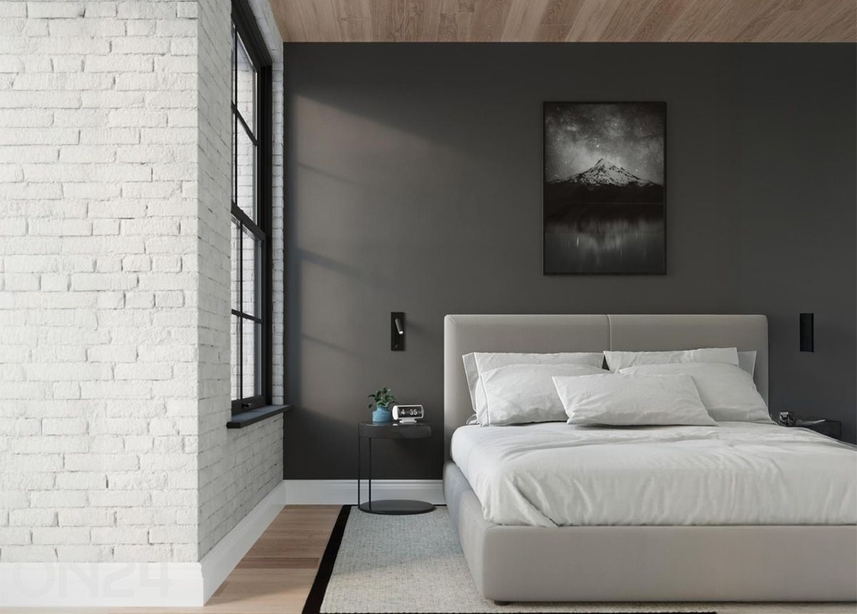 Seinalamp Enif, must suurendatud