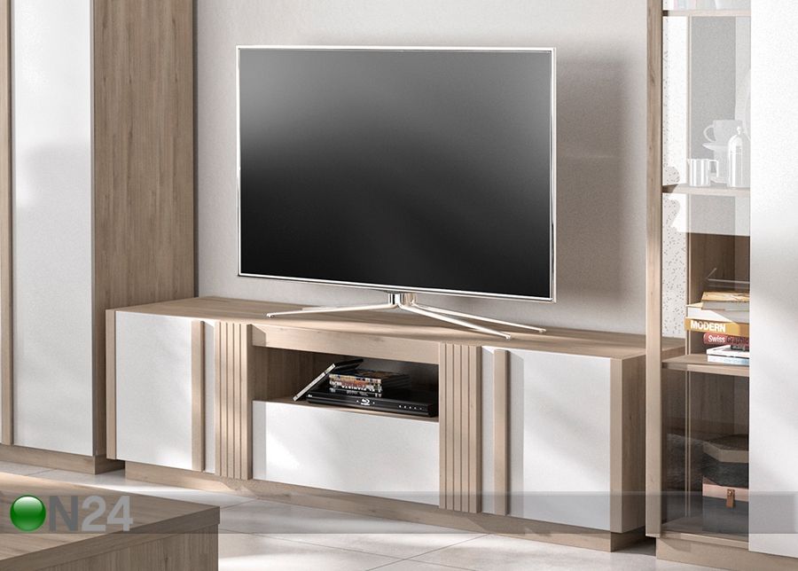 TV-alus Aston suurendatud