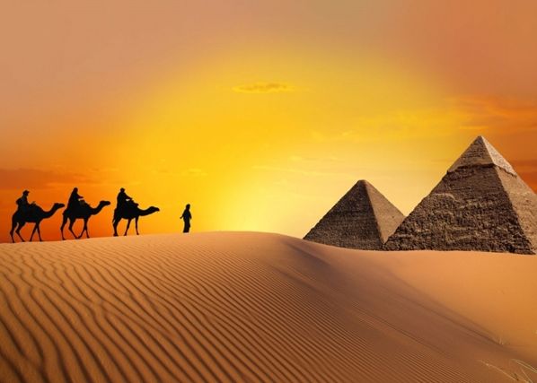 Fliis-fototapeet Caravan in the desert 360x270 cm