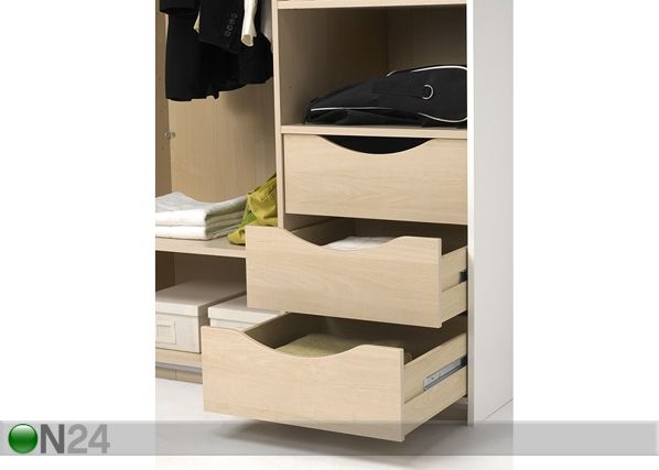 Lükandustega riidekapp Stock