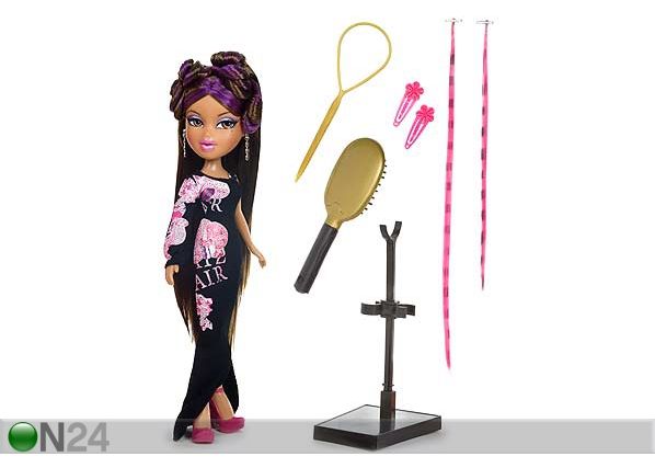 Pikajuukseline Bratz nukk