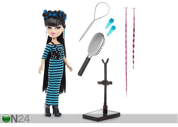 Pikajuukseline Bratz nukk