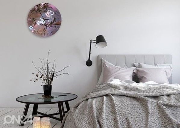 Pildiga seinakell Magical time