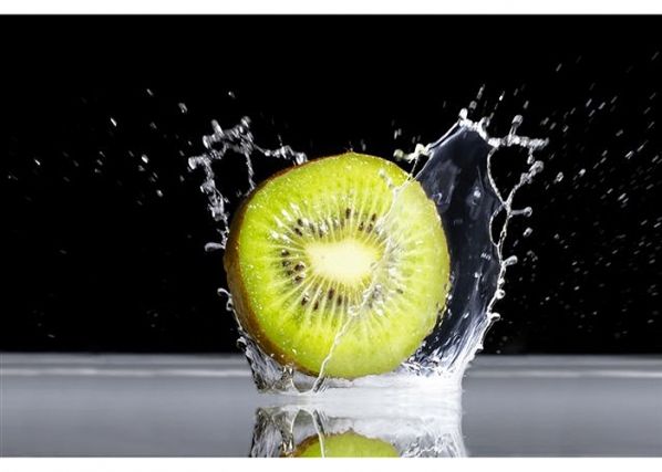 Pilt Two Apple Falling Into Water 82x60 cm