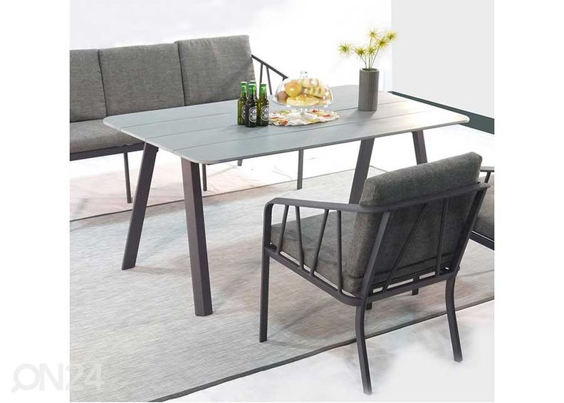 Aiamööbel Kahla suurendatud