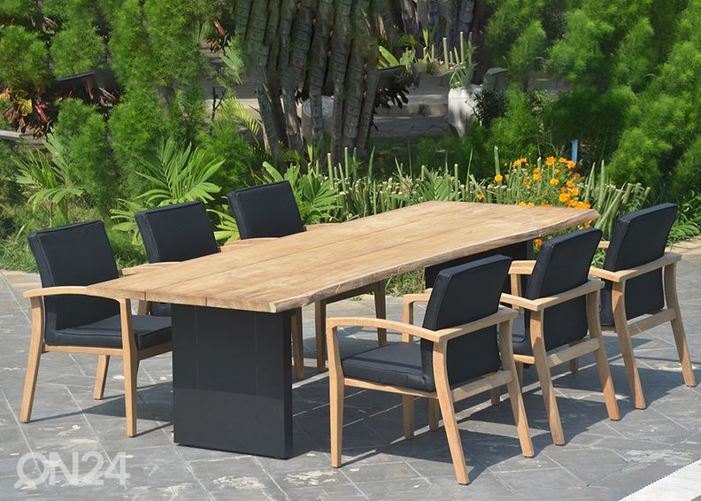 Aiatool Royal suurendatud