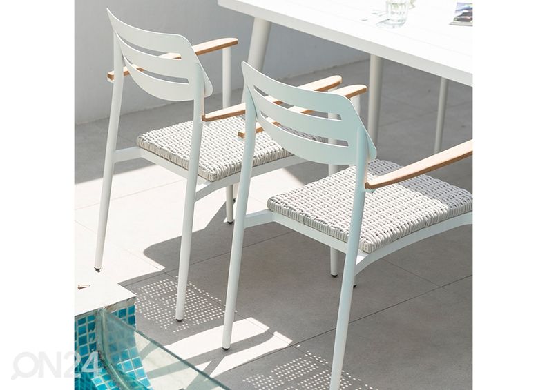 Aiatool Wales suurendatud