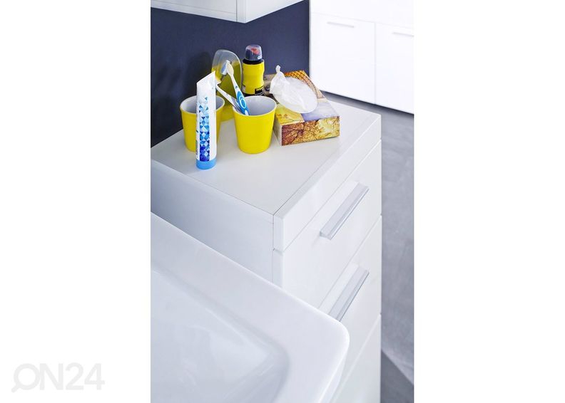 Alumine vannitoakapp Amanda suurendatud