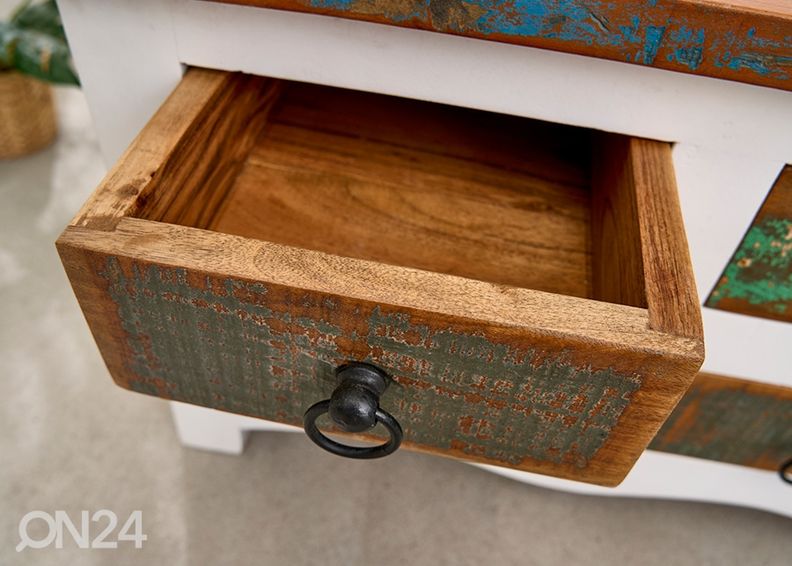 Diivanilaud Jakarta suurendatud