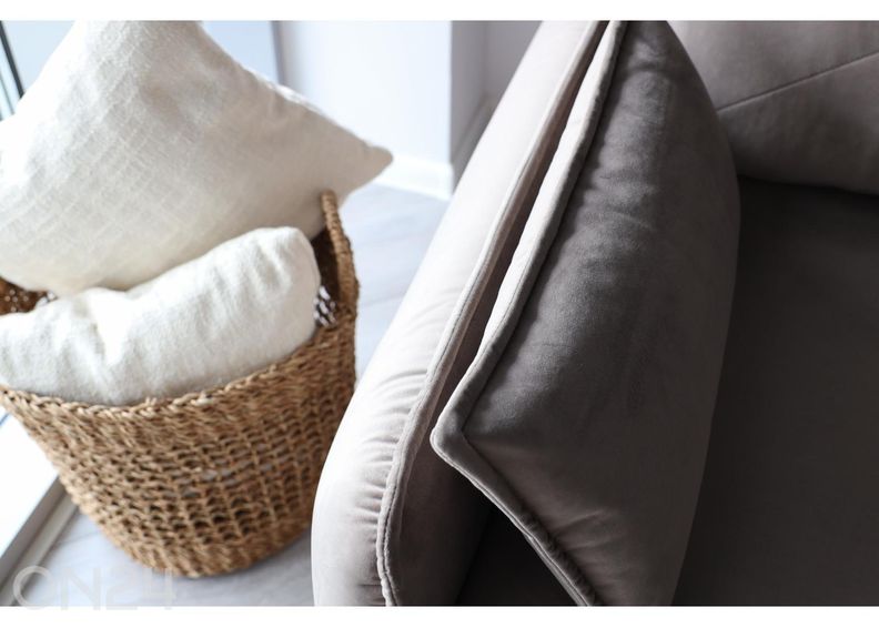 Diivanvoodi 2-kohaline Selfie suurendatud