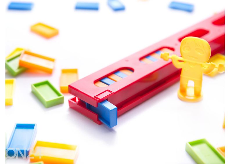 Doominoklotside paigaldamise rong läbipaistev suurendatud