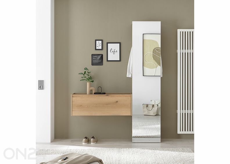 Esikuriiul peegliga City suurendatud