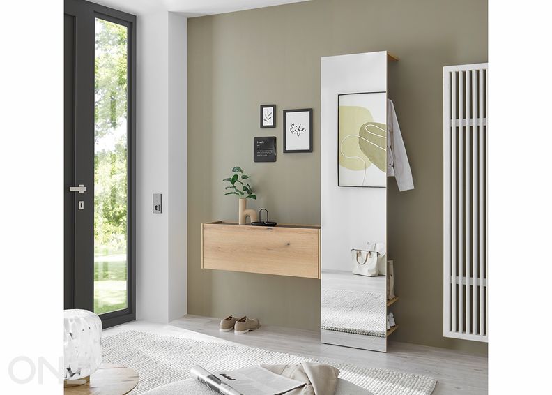 Esikuriiul peegliga City suurendatud